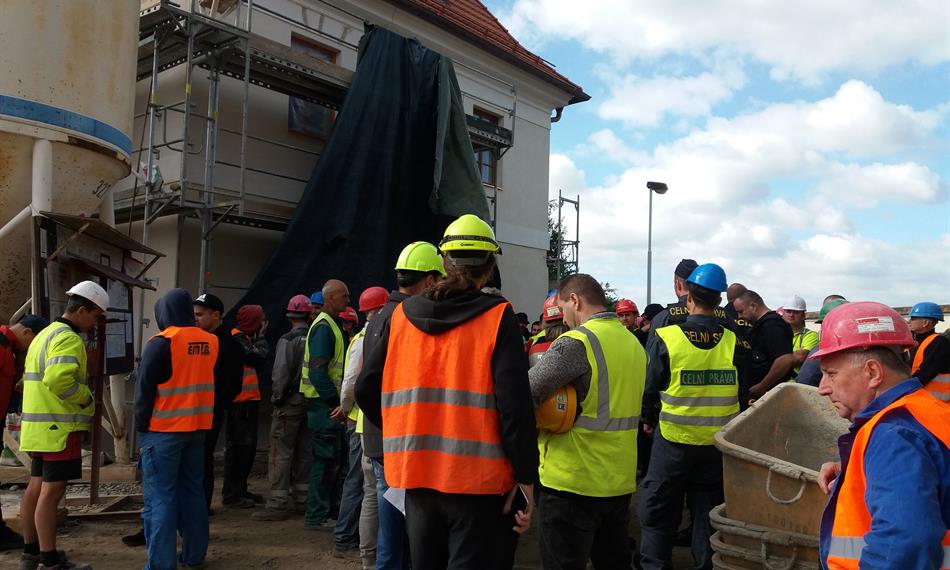 2019-9-19-1144TROJA 5.jpg